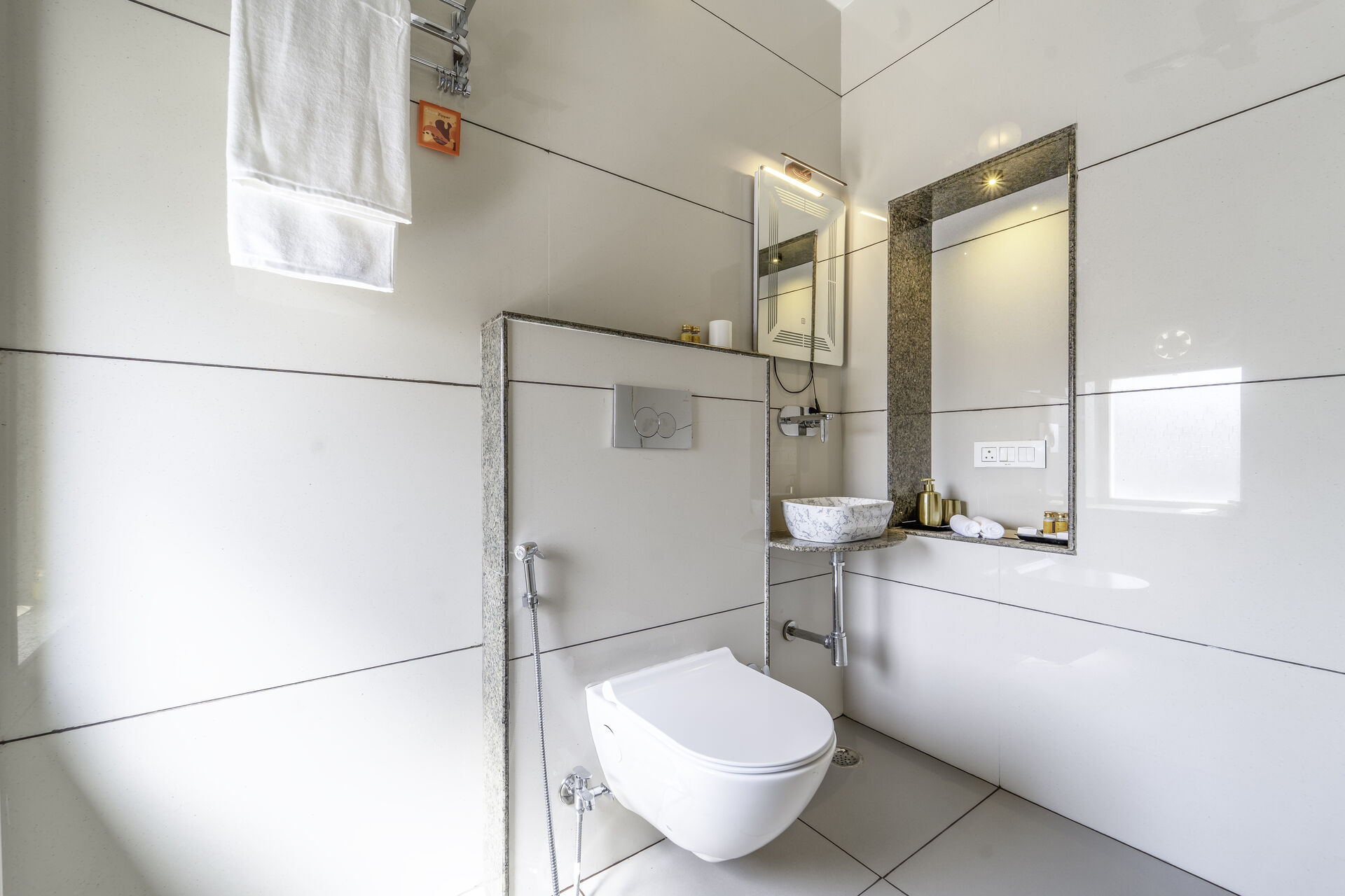 Comfort Room bathroom — granite countertop